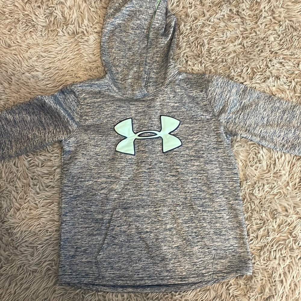 Under armor light blue hoodie with relaxed waist and and soft lined inside